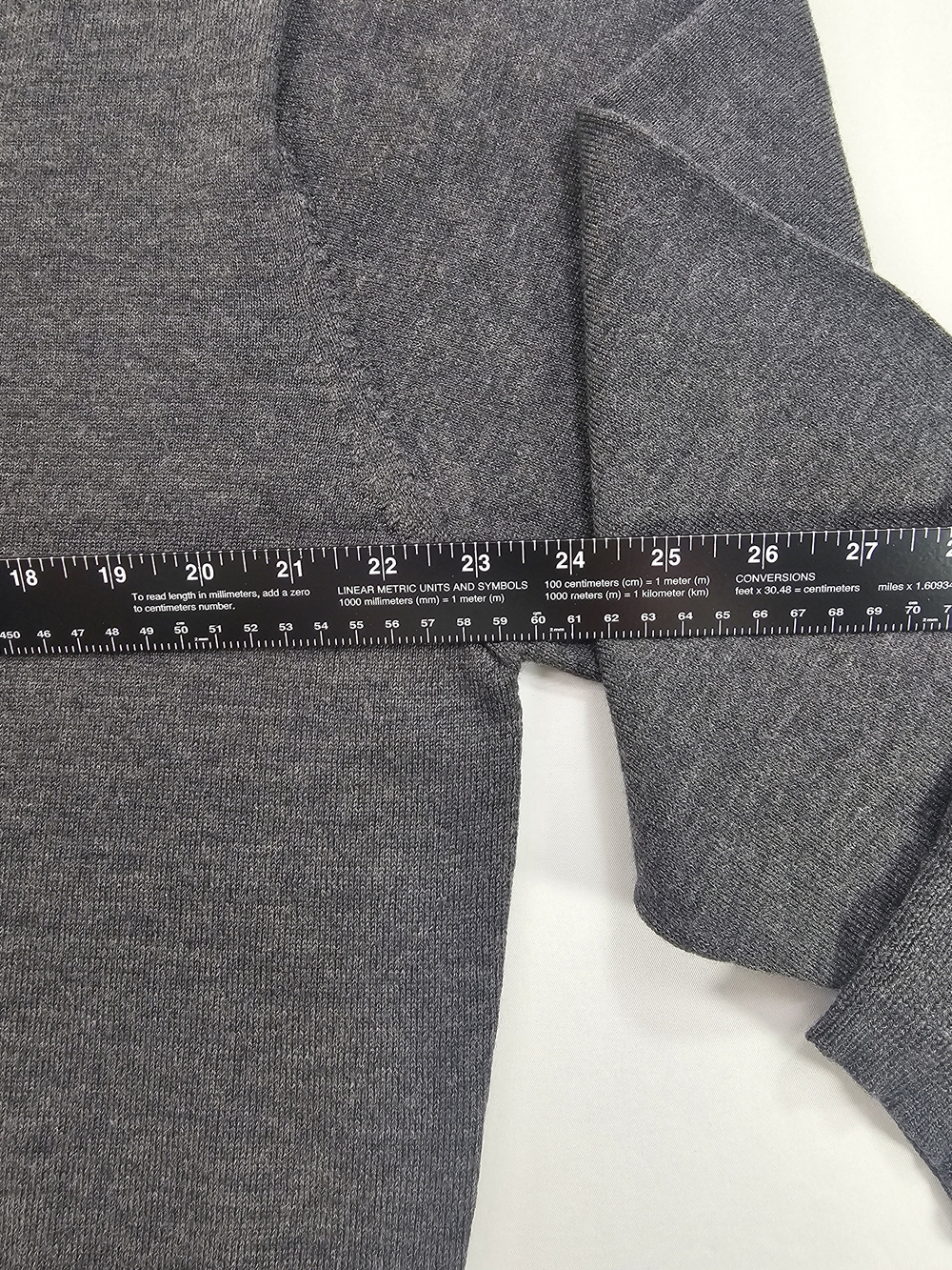 Jos A Bank Signature Collection Merino Wool V Neck Sweater Men's L Gray Pullover - Picture 3 of 6